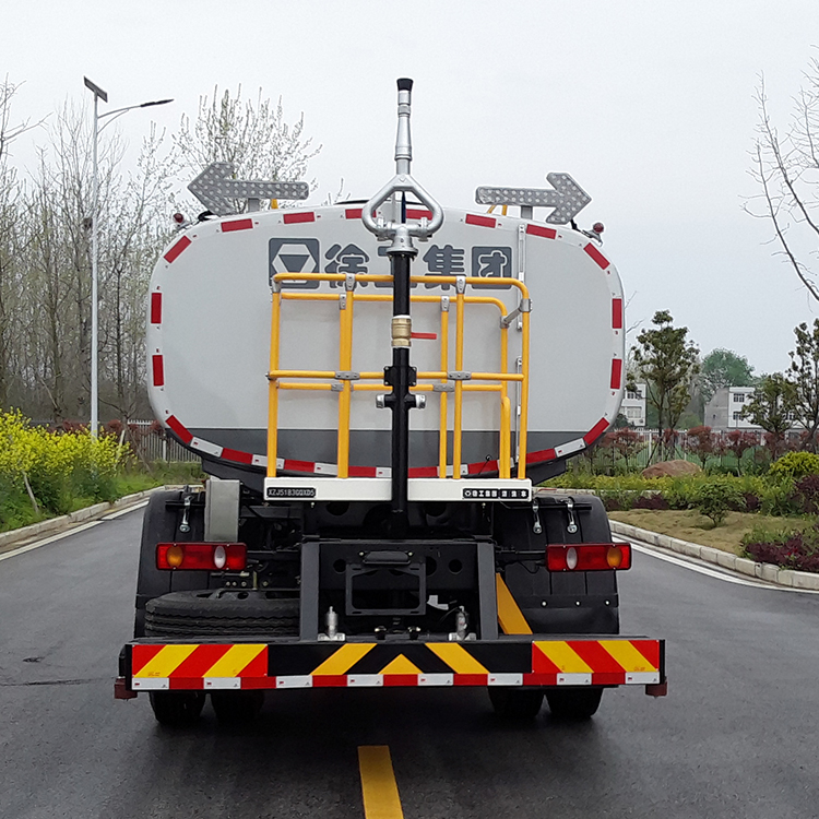 XCMG official new 8 ton low pressure clean truck road cleaning machine XZJ5183GQXD5 for sale